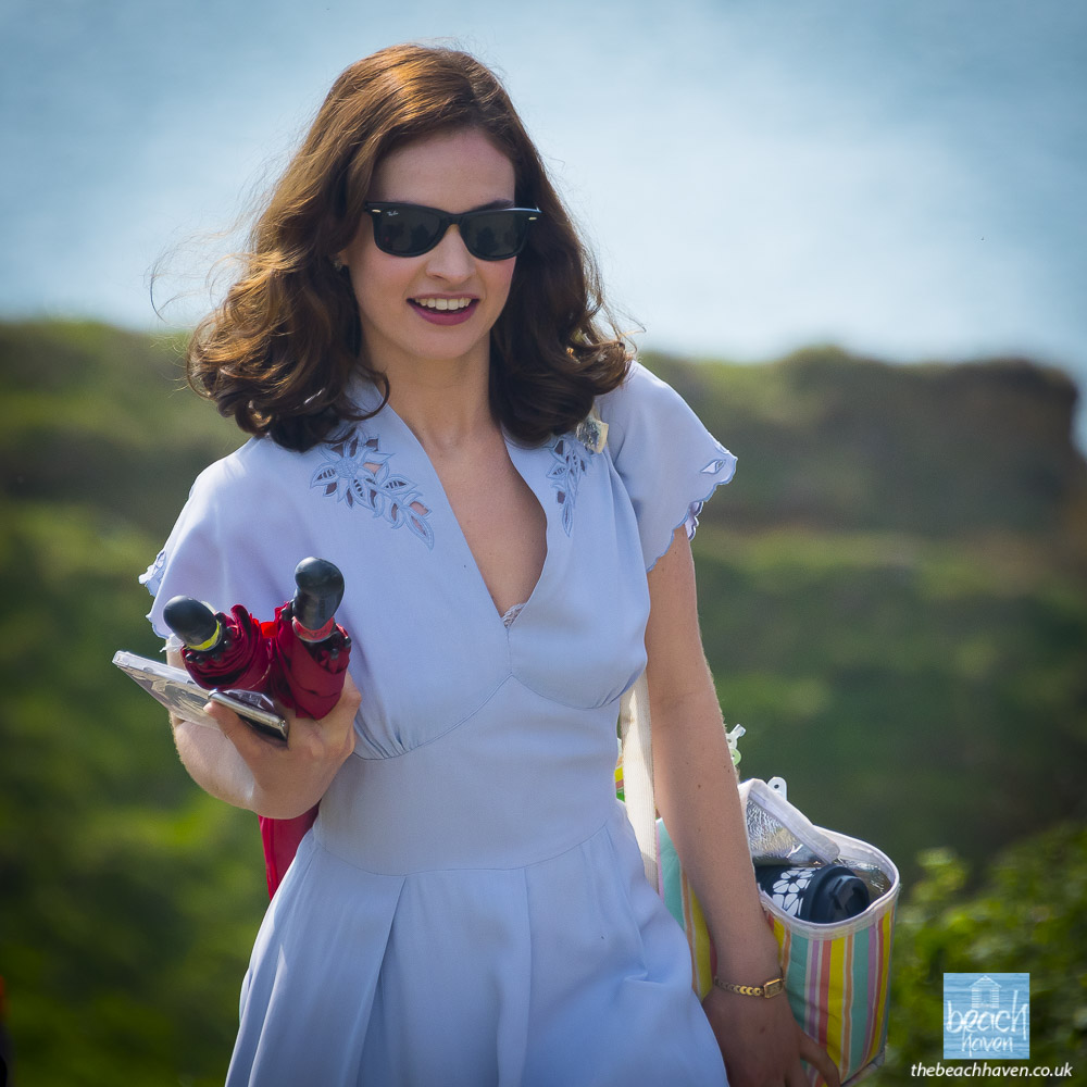Lily James 1940's dress
